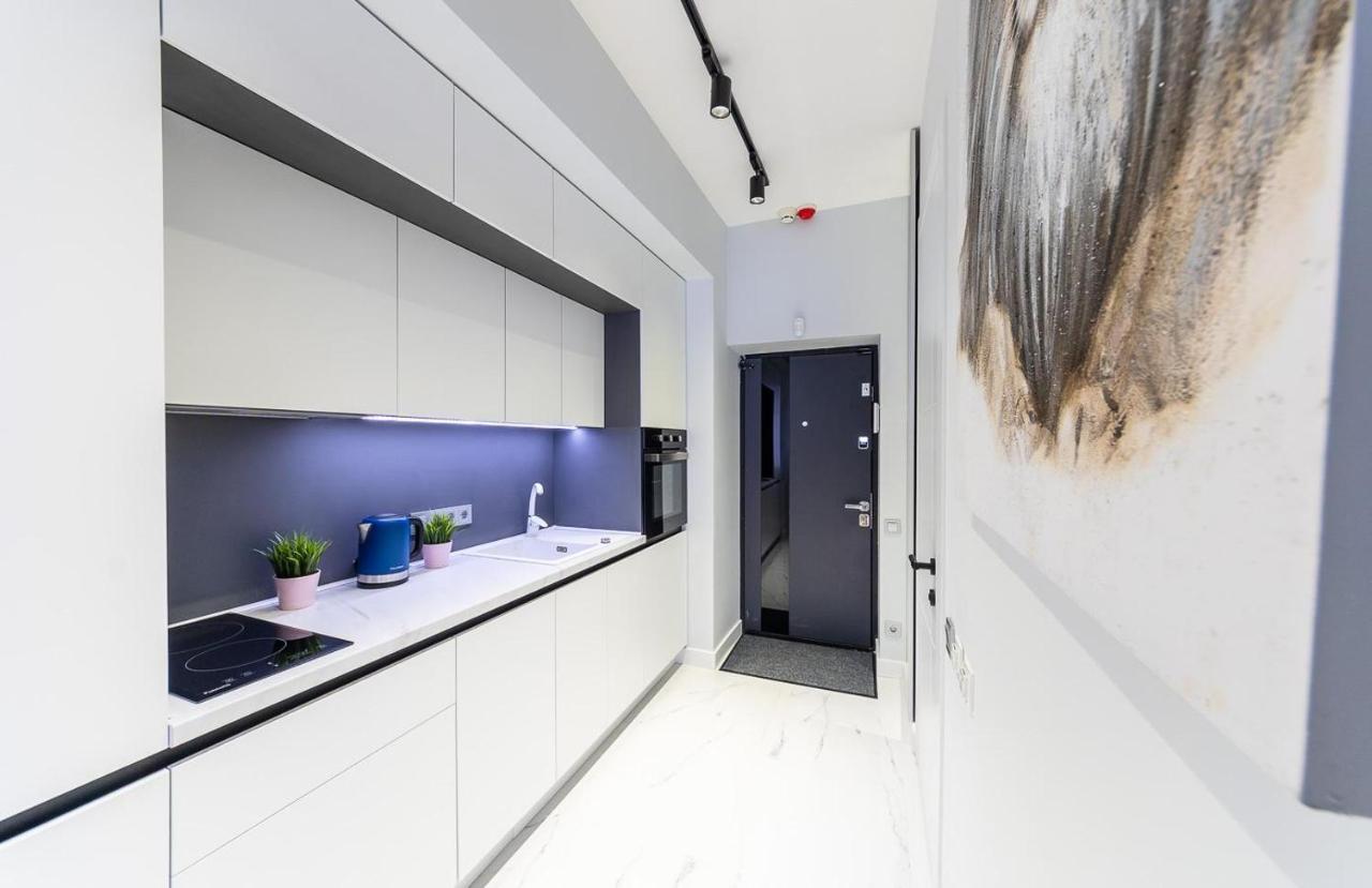 Apartment Fashionable Apartments. Smartplaza Metro Minskaya. Obolon Kiew