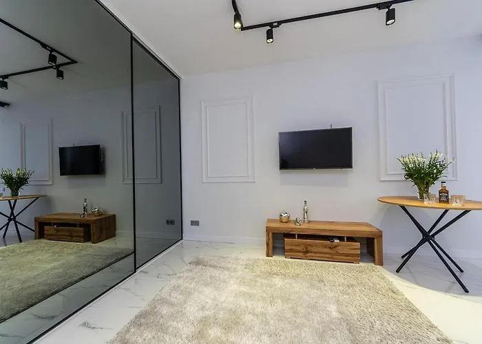Fashionable Apartments. Smartplaza Metro Minskaya. Obolon