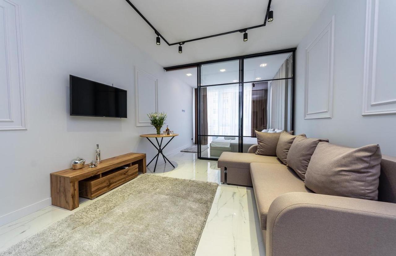 Apartment Fashionable Apartments. Smartplaza Metro Minskaya. Obolon
