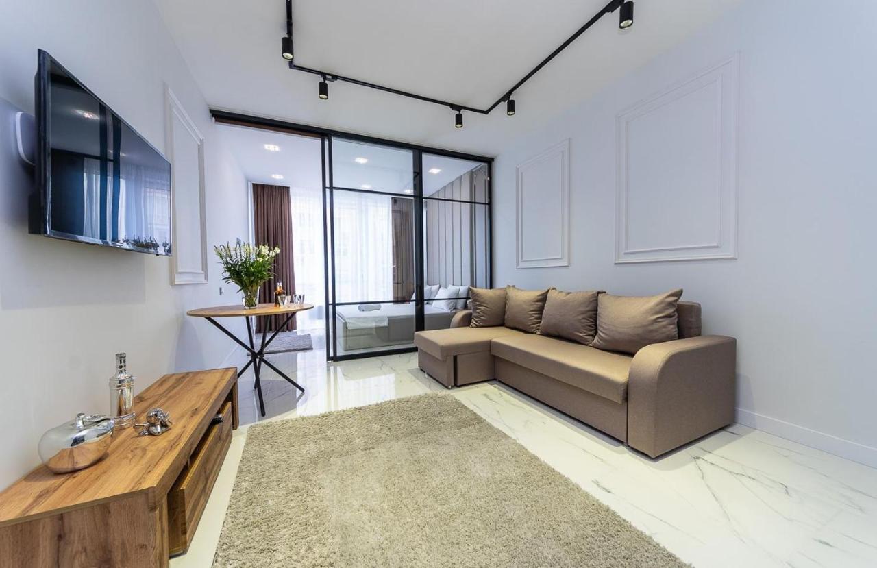 Fashionable Apartments. Smartplaza Metro Minskaya. Obolon Apartment