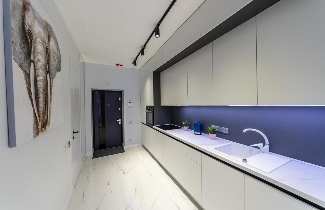 Apartment Fashionable Apartments. Smartplaza Metro Minskaya. Obolon *